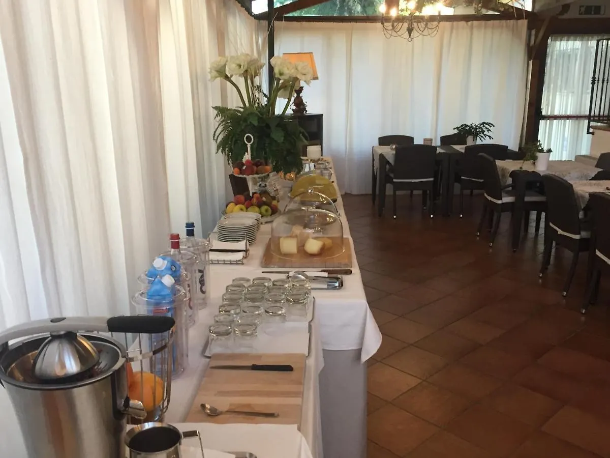 Hotel Ferro Di Cavallo Pavullo nel Frignano 3*,  Itália